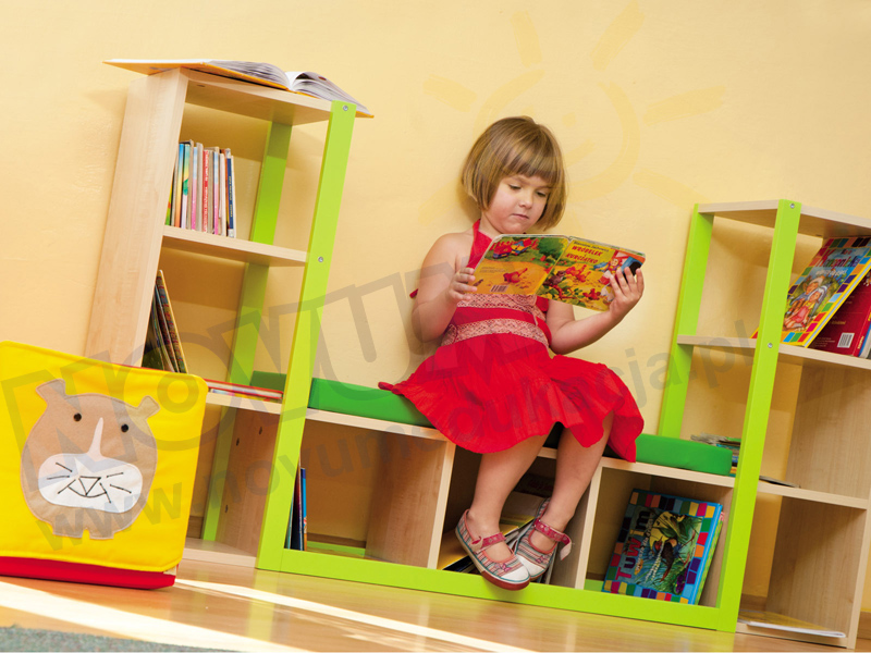 Novum Biblioteczka z siedziskiem
