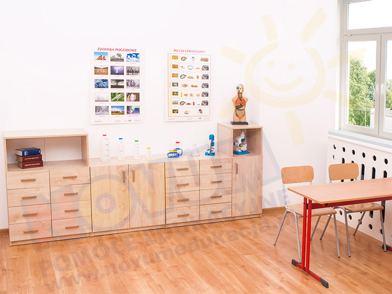 Novum Szafka wąska z drzwiczkami